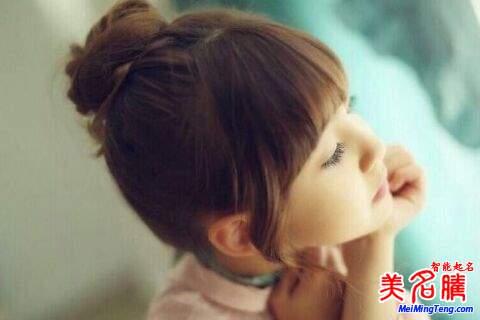 揭秘熱門女生網(wǎng)名背后的故事，變化、學習與自信的力量